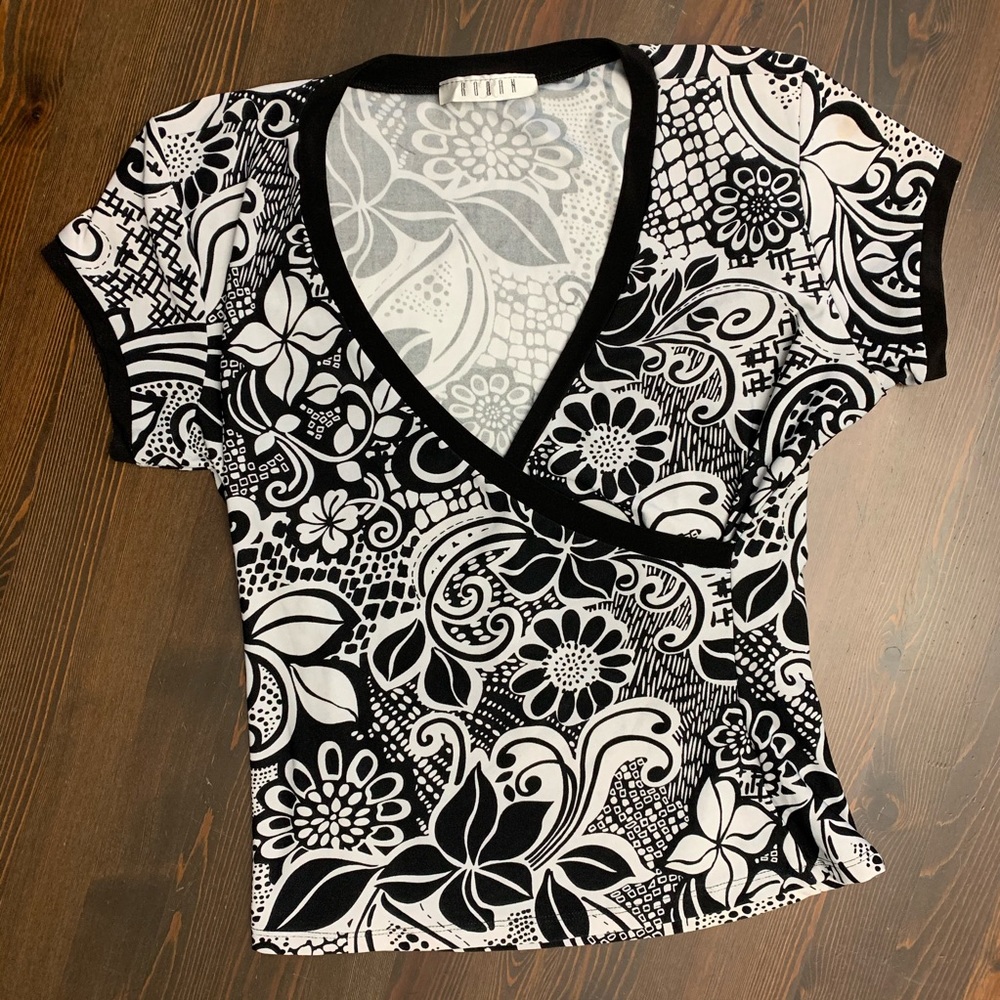 2 FOR $20 Rodan crossover v-neck top L